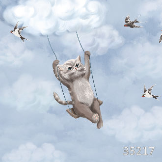 Котик на качелях